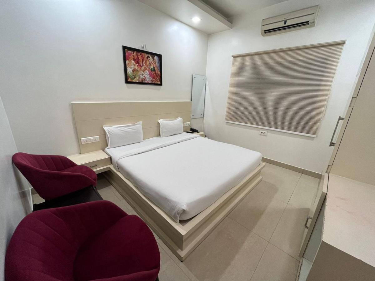 Hotel Sahib'S Red Carpet - Family & Corporate Hotel Chain Agra  Εξωτερικό φωτογραφία