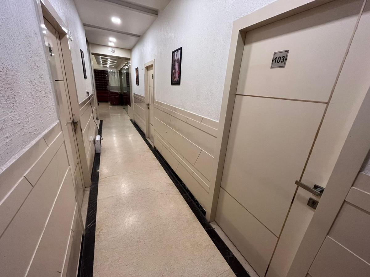 Hotel Sahib'S Red Carpet - Family & Corporate Hotel Chain Agra  Εξωτερικό φωτογραφία