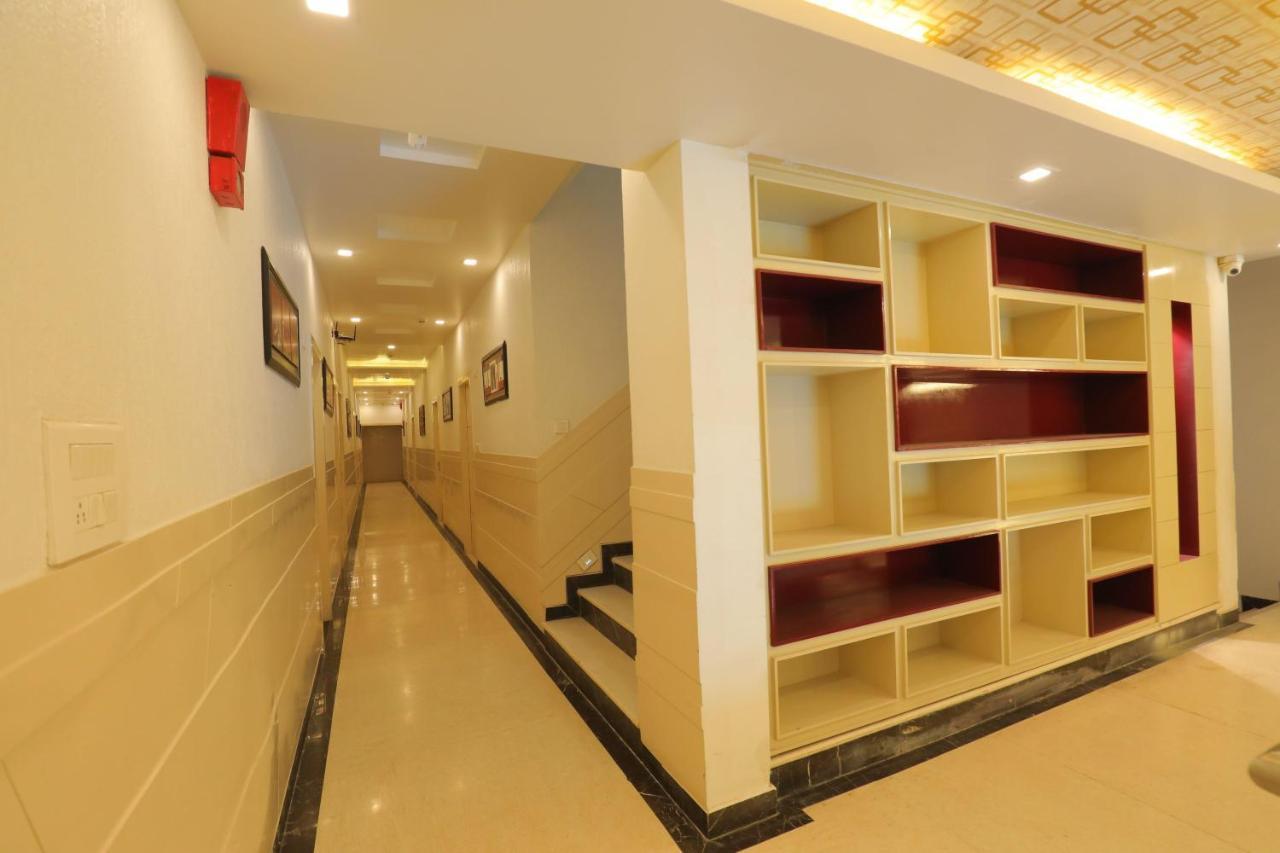 Hotel Sahib'S Red Carpet - Family & Corporate Hotel Chain Agra  Εξωτερικό φωτογραφία