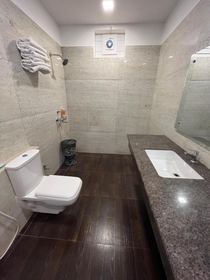 Hotel Sahib'S Red Carpet - Family & Corporate Hotel Chain Agra  Εξωτερικό φωτογραφία