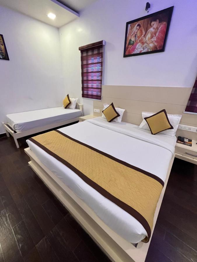 Hotel Sahib'S Red Carpet - Family & Corporate Hotel Chain Agra  Εξωτερικό φωτογραφία